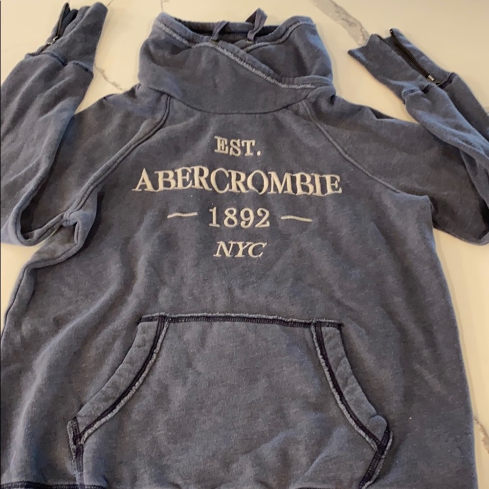 Women’s Abercrombie Sweatshirt